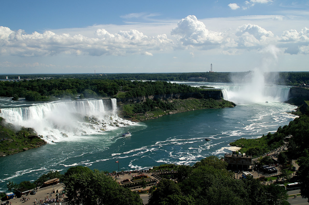 View of three individual waterfalls from the Canadian side.